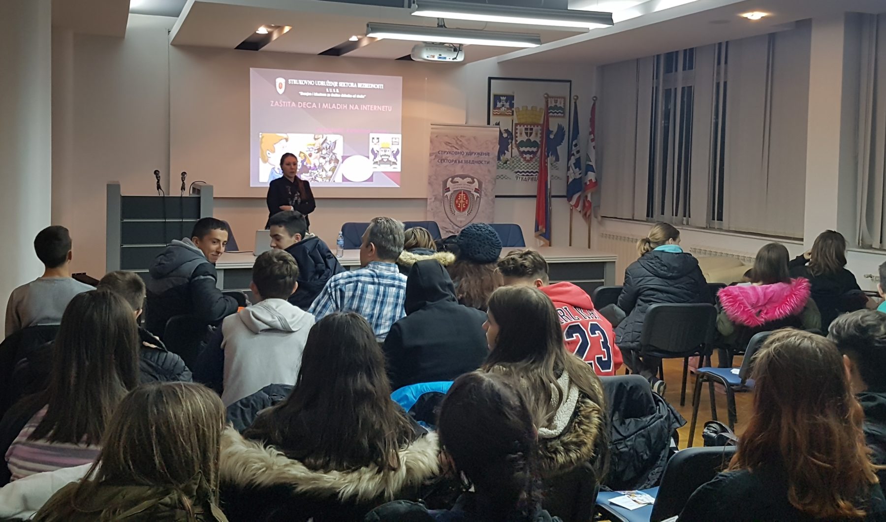 Tribina o zaštiti dece u Opštini Čukarica: ZAŠTITA DECE NA INTERNETU Tribina o zaštiti dece u Opštini Čukarica: ZAŠTITA DECE NA INTERNETU